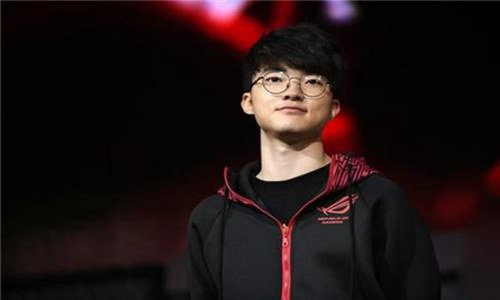 菜的像个大师是什么梗