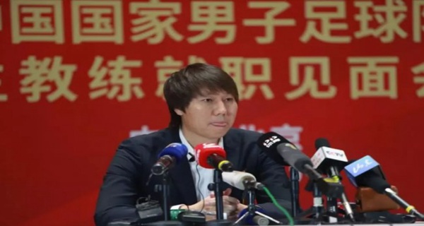 李铁吹刘海是怎么回事