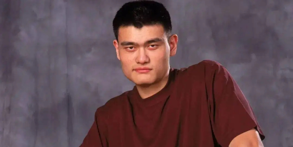 2001cba常规赛mvp是谁