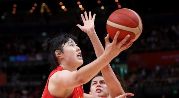 中国女篮61-59胜澳大利亚队 时隔28年进入决赛