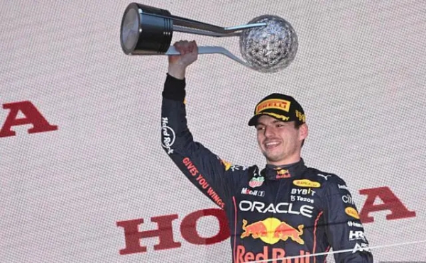 维斯塔潘提前夺冠 卫冕F1年度总冠军